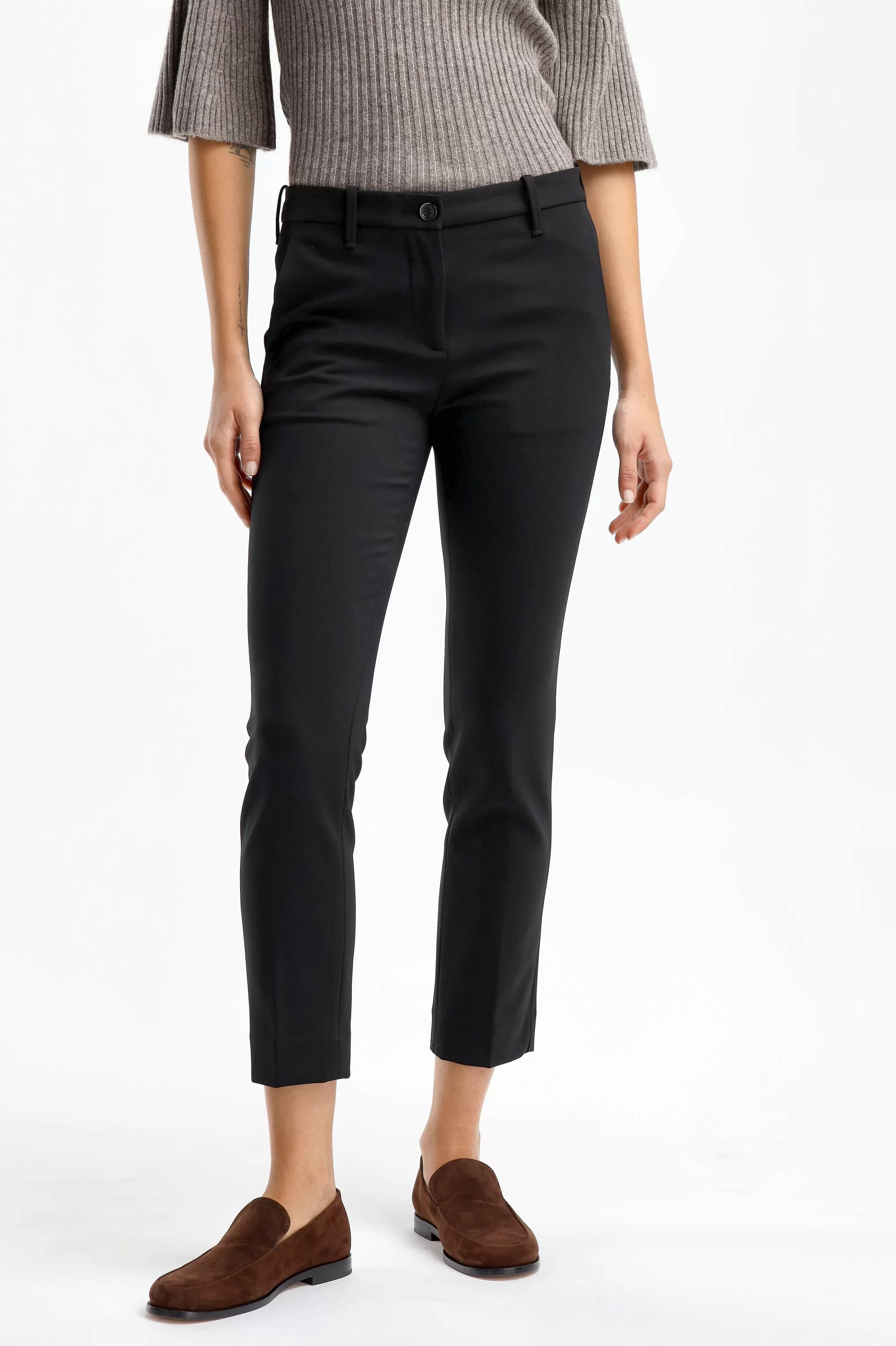 Frauen Nine In The Morning Chino Breezy In Schwarz