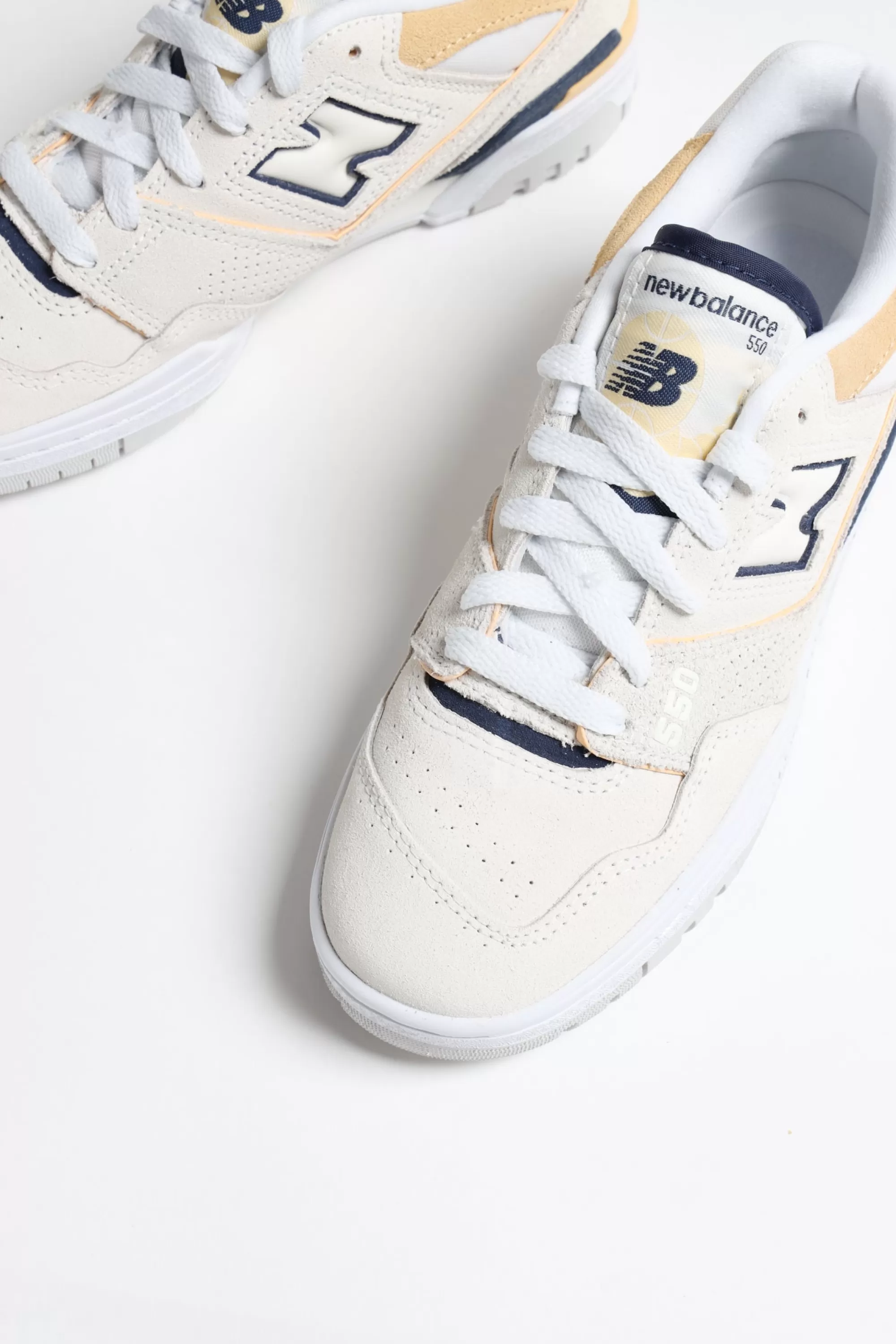 Frauen New Balance Sneaker 550 In Sea Salt/Navy