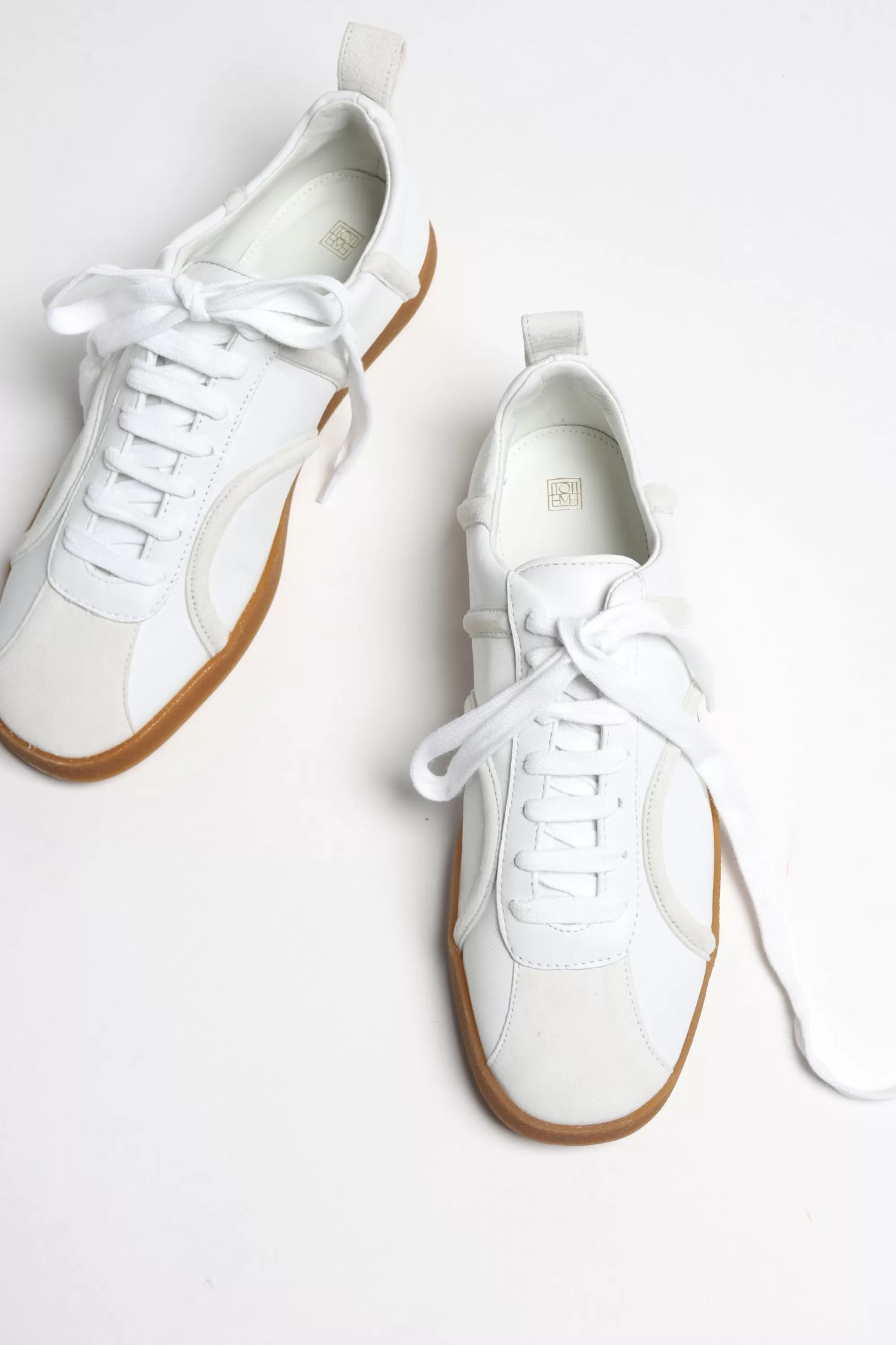 Frauen Toteme Sneaker In Off-White