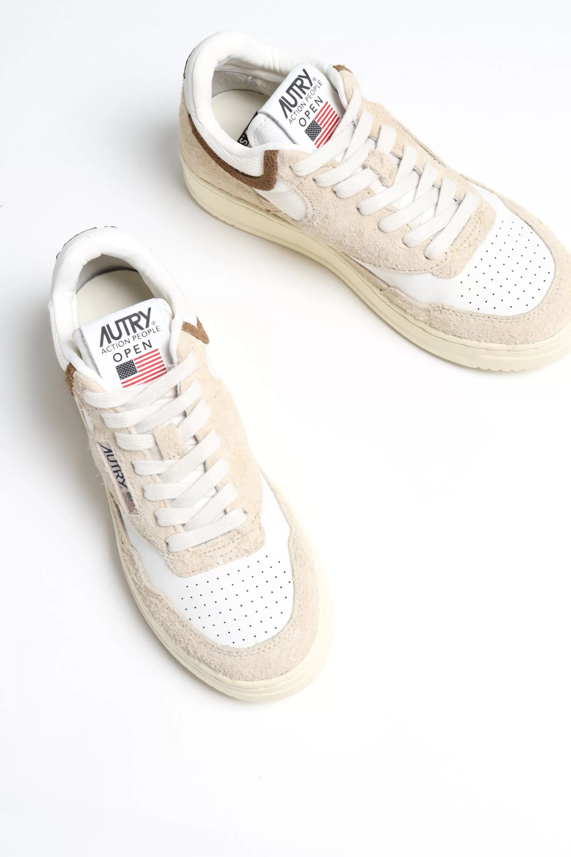 Frauen Autry Sneaker Open Mid In Ecru/Suede