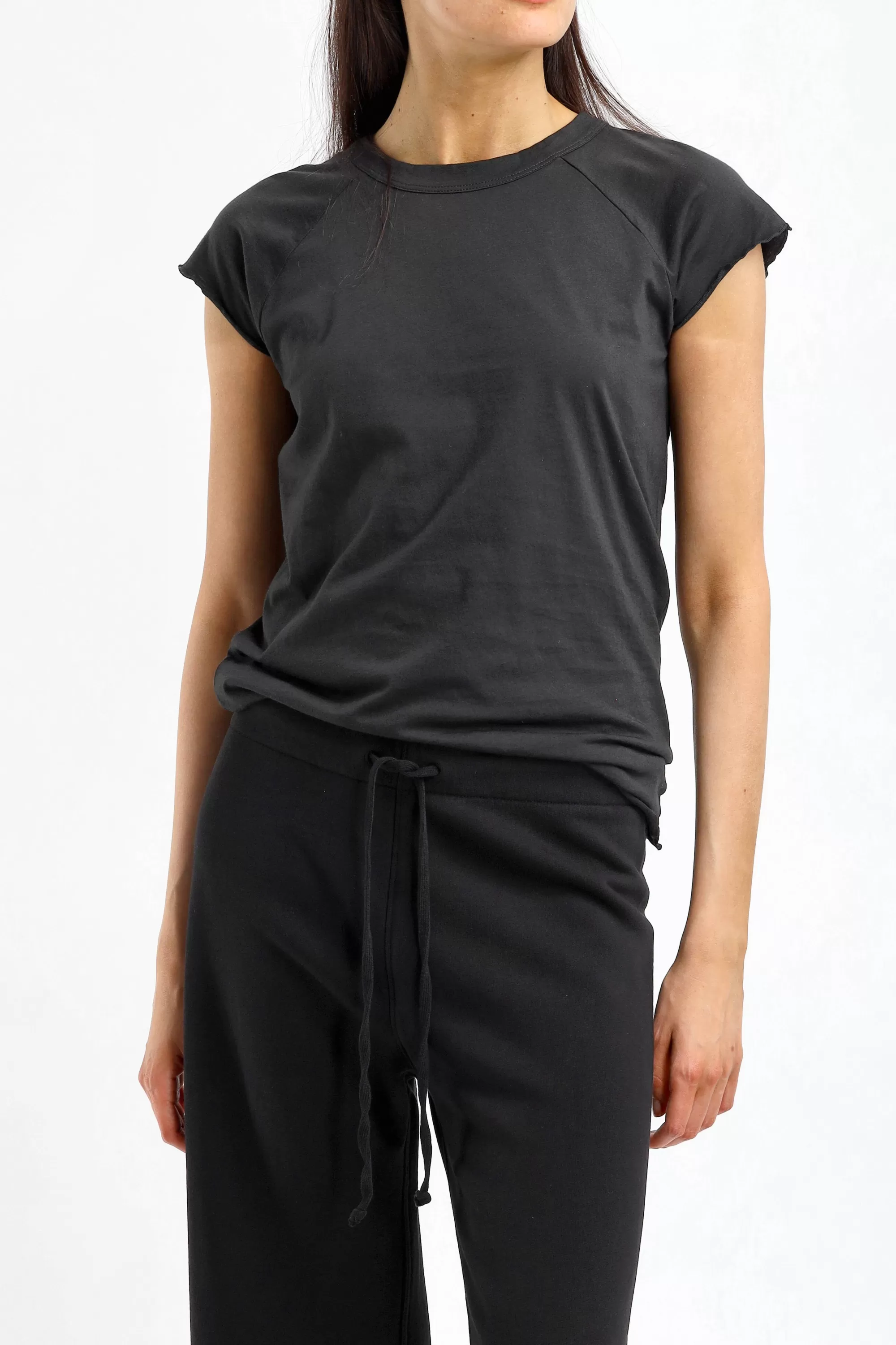 Frauen Nili Lotan T-Shirt Short Baseball In Washed Black